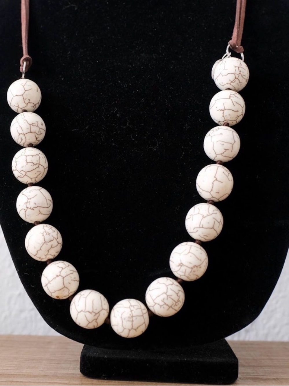 KGP Rare Howlite and Leather Statement Necklace -115grans Boho Style - Picture 5 of 8